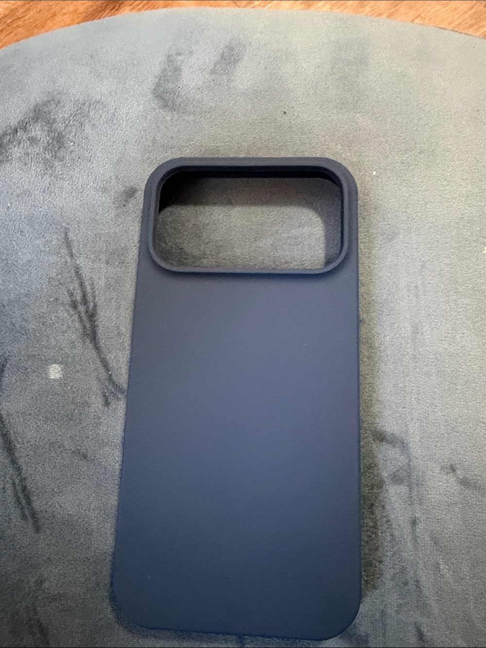 Slim Navy Blue Phone Case

REASONABLE OFFERS ACCEPTED
